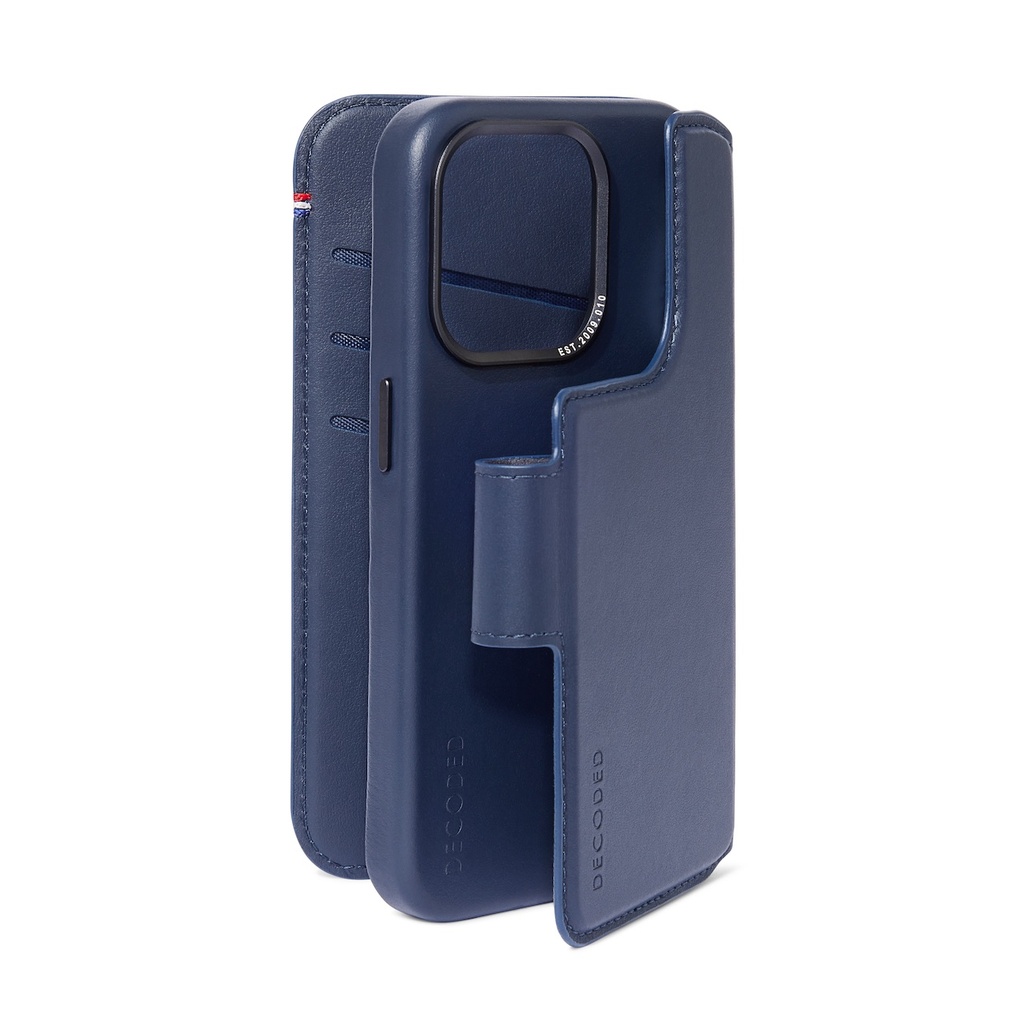 Decoded Leather Detachable Wallet with MagSafe for iPhone 15/14/13 - Navy